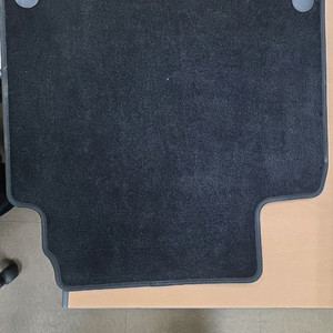 벤츠 w222 s500 정품 뒷좌석 발판입니다