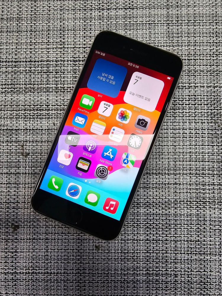 (특SSS급) 아이폰 SE3 128G 스타라이트 배터리100% 액정무기스 정상해지공기계 검수완료 35만팝니다@ 이미지