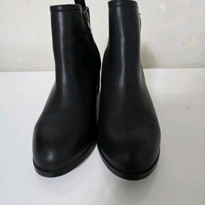 여성 블랙 앵클부츠