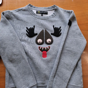 무스너클 맨투맨 L