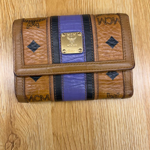 mcm 반지갑 이미지