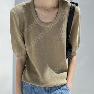 드래곤블루스 스쿱넥 니트