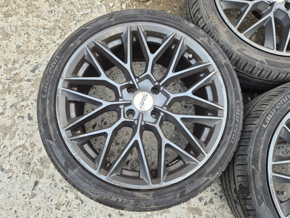18인치 푸조308CC 볼보 PCD108 4홀 휠타이어 40만원 이미지