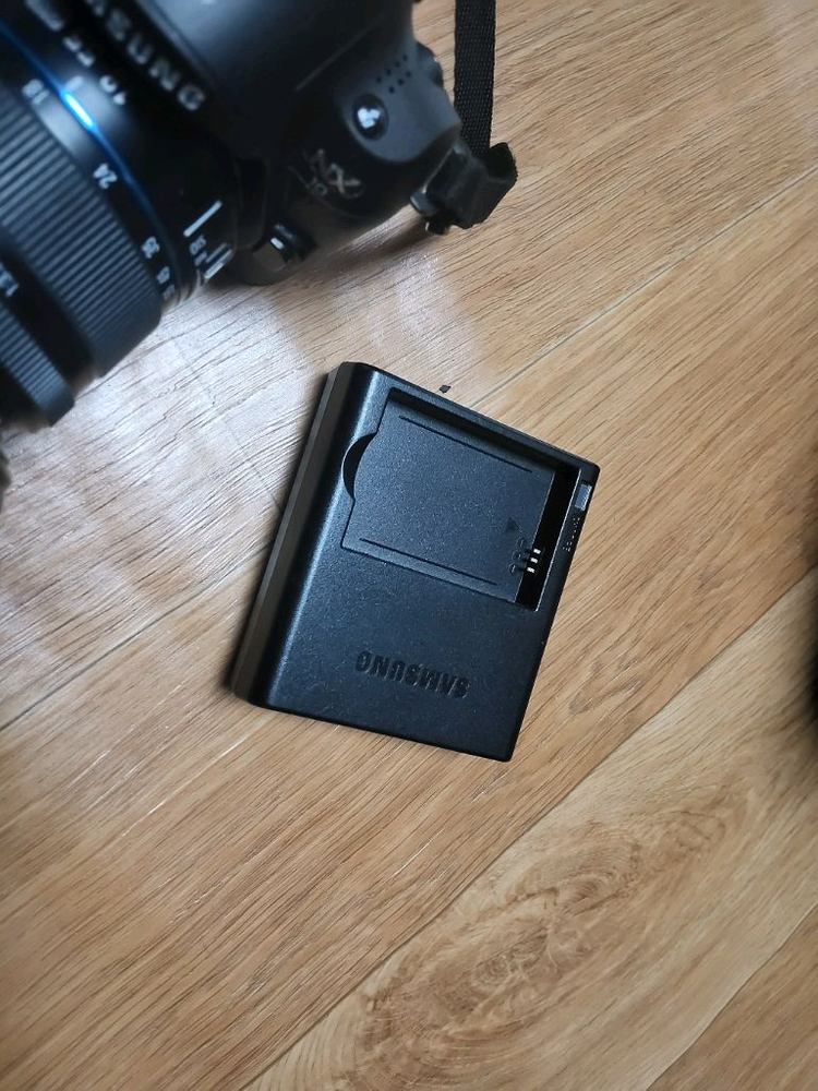 삼성 NX10 카메라와 18-55mm 렌즈--7