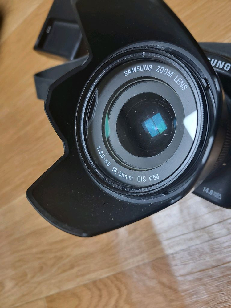 삼성 NX10 카메라와 18-55mm 렌즈--9