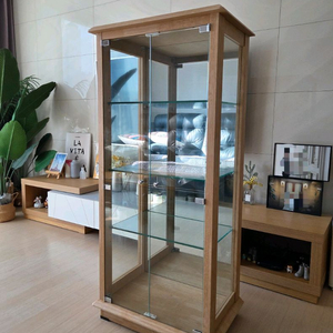 예쁜 우드 색상 4단 유리 장식장 판매합니다.