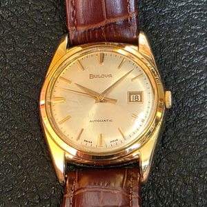 빈티지 부로바 오토매틱 금장 시계입니다.