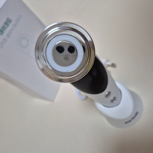 데이코드 갈바닉 피부 마사지 고주파 케어기기 디바이스 스킨케어 이미지