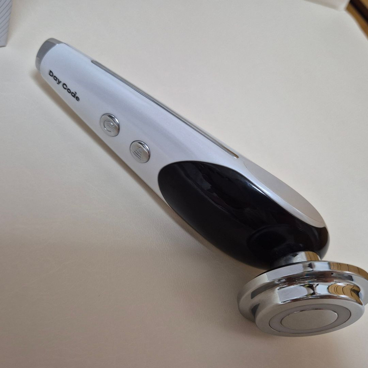 데이코드 갈바닉 피부 마사지 고주파 케어기기 디바이스 스킨케어 이미지