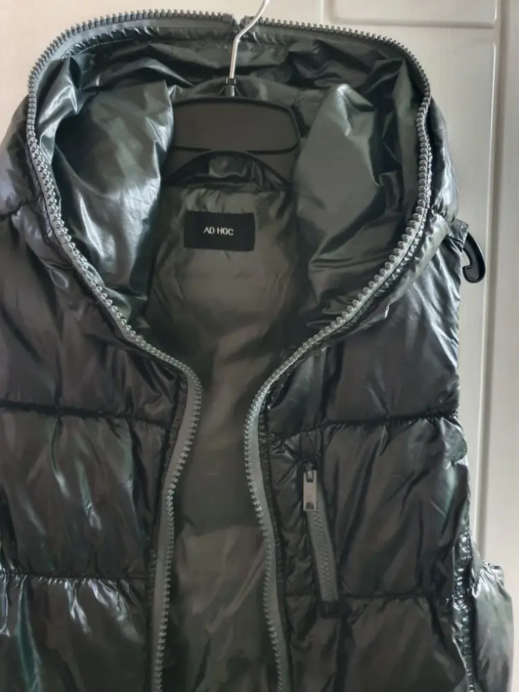 애드혹 유광 후드 솜패딩 조끼 85. 블랙 그레이 지퍼 이미지