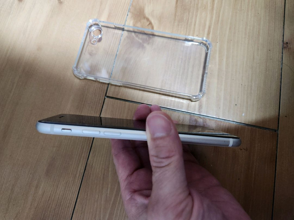 아이폰 SE3 128G 스타라이트 16만원 서울--2