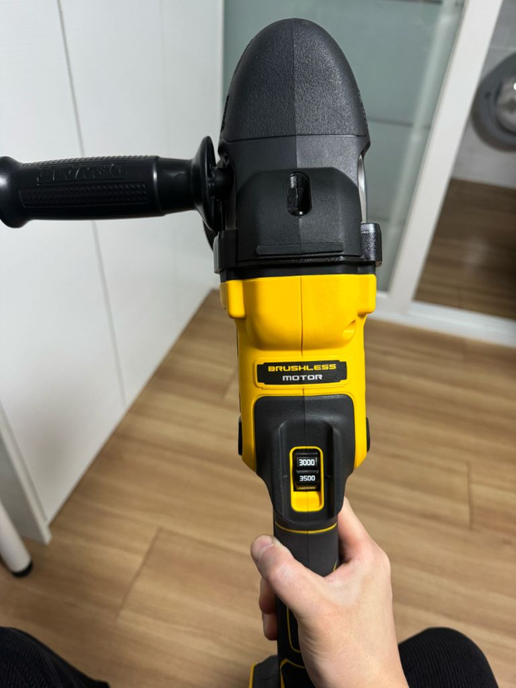 디월트 광택기 dcm848 베어툴 + 패드 3종--2