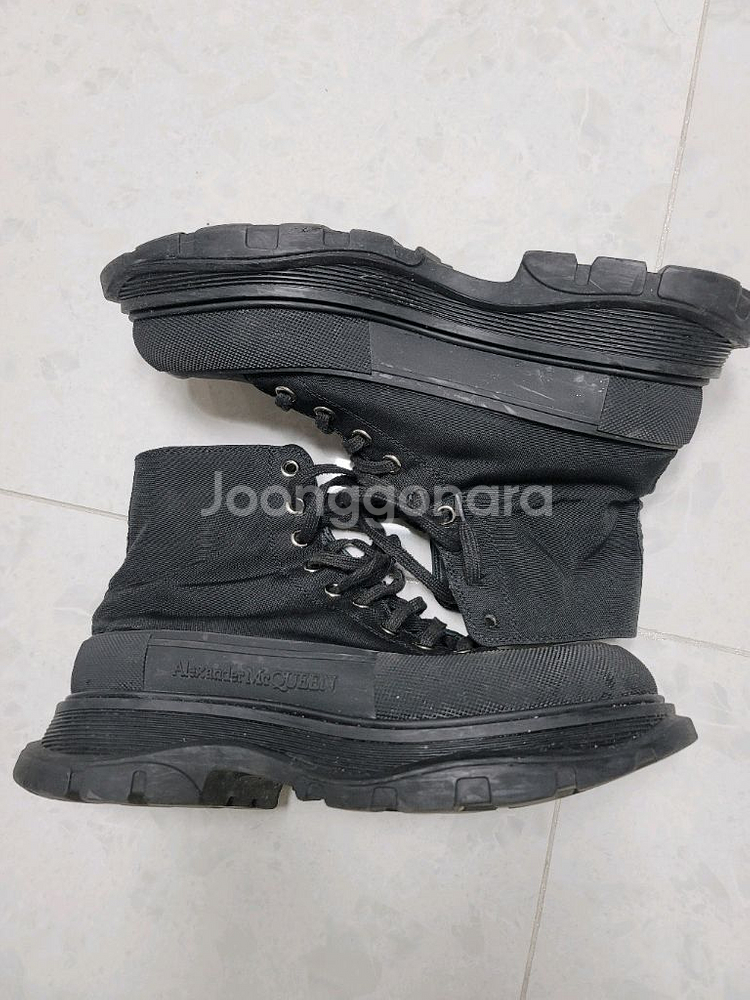 알렉산더맥퀸 트레드슬릭 하이탑 스니커즈 45표기 290사이즈--2