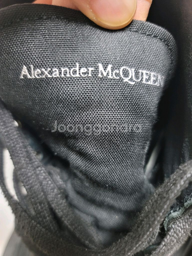 알렉산더맥퀸 트레드슬릭 하이탑 스니커즈 45표기 290사이즈--4