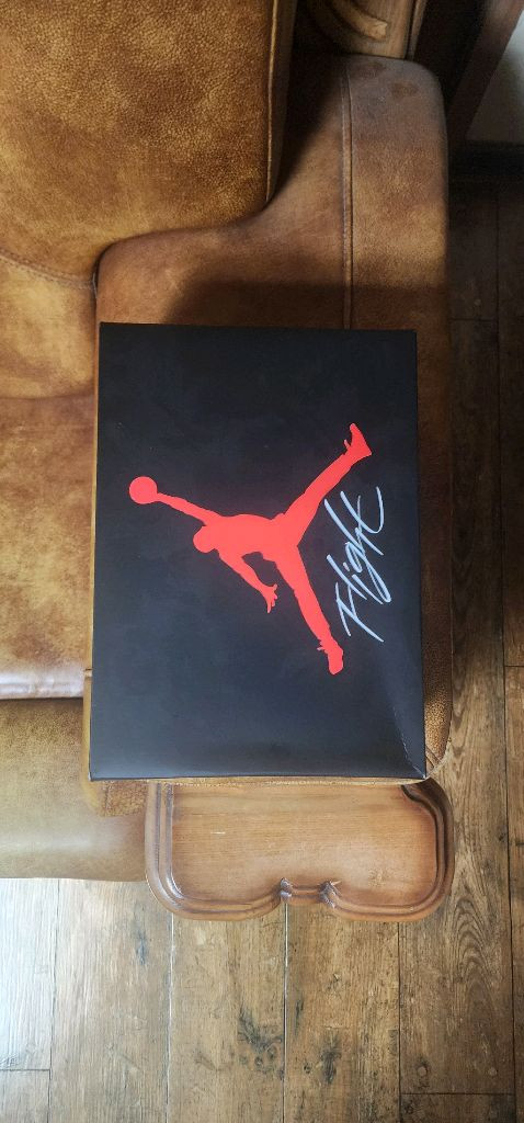 나이키 에어조던4 레트로 시멘트2025 새상품팜니다~ 이미지