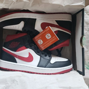 나이키 에어조던 1 짐레드 새상품 팜니다.250사이즈 이미지