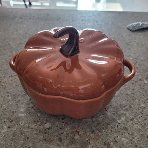 스타우브 호박 스톤웨어