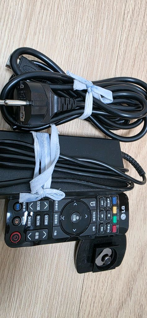 LG 4K 빔프로젝터 HW80G--2