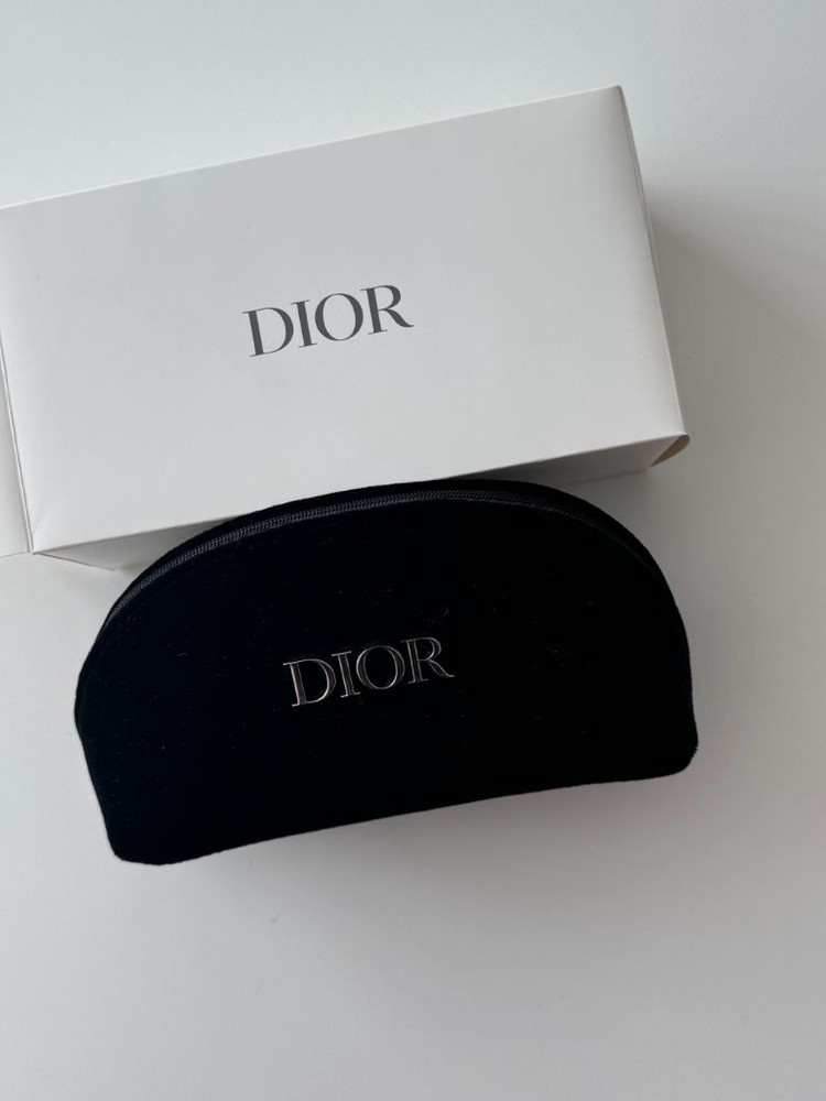 디올 뷰티 벨벳 파우치--1