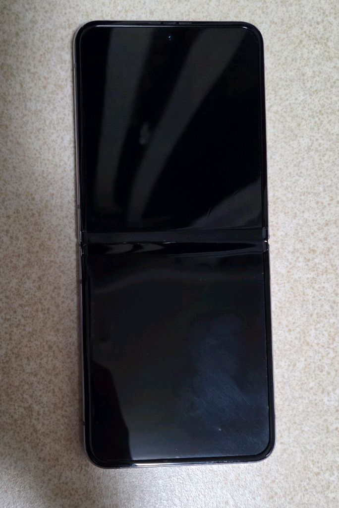 갤럭시 z플립4 256기가 부품용 팝니다--1
