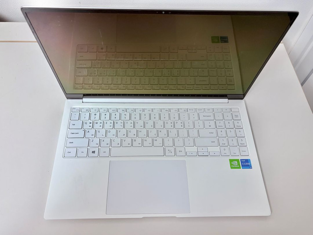 삼성 갤럭시북 프로 16/256 +마우스 포함--2