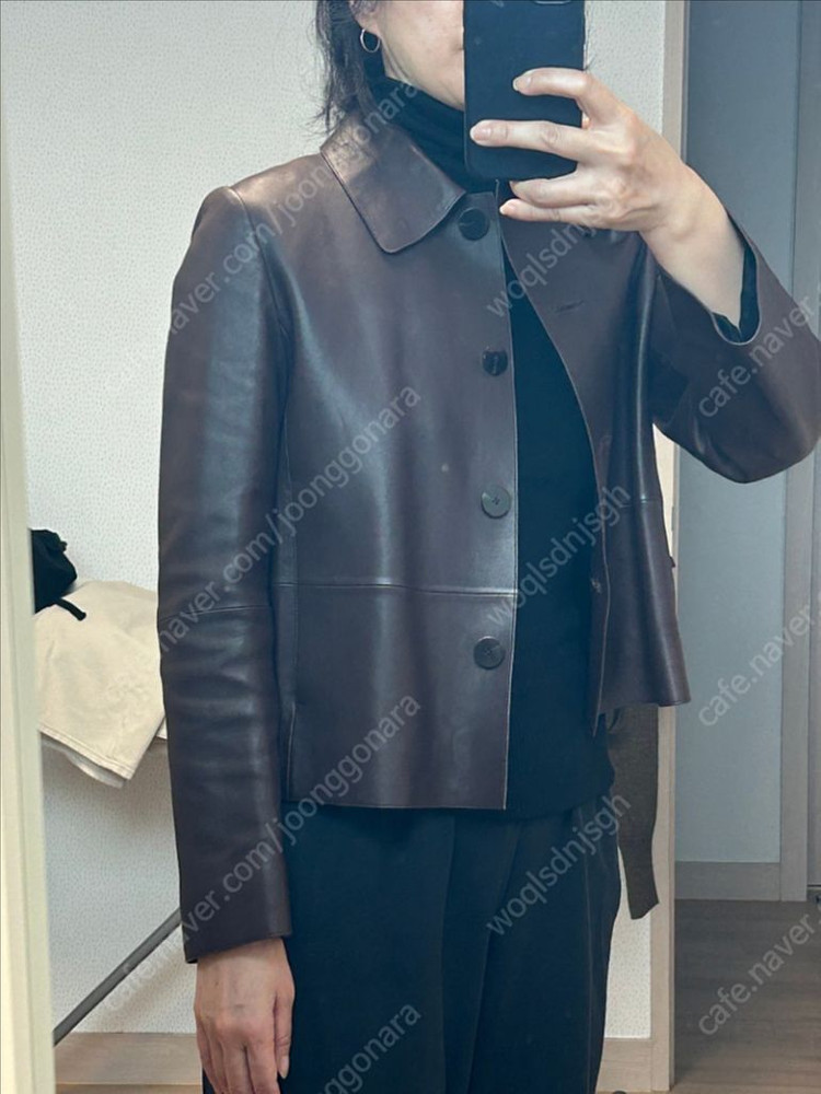 띠어리가죽쟈켓팝니다--3