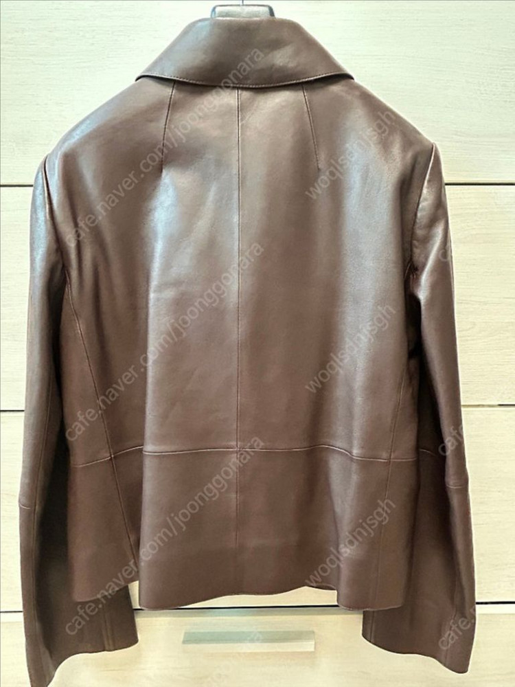 띠어리가죽쟈켓팝니다--5