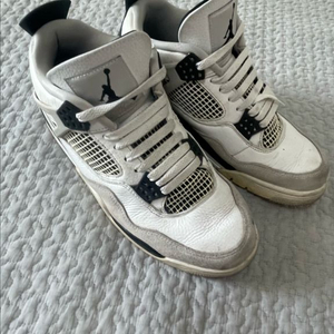 [275] 조던4 레트로 화이트 앤 블랙 이미지