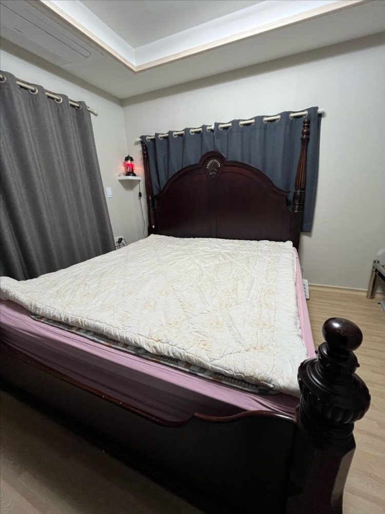 수입 앤틱스타일 원목 침대 이미지