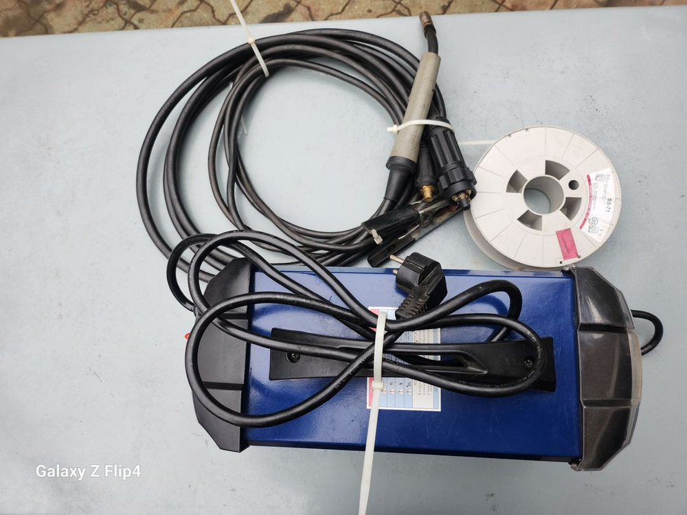 현대 논가스(CO2) 인버터아크용접기 HG200--2