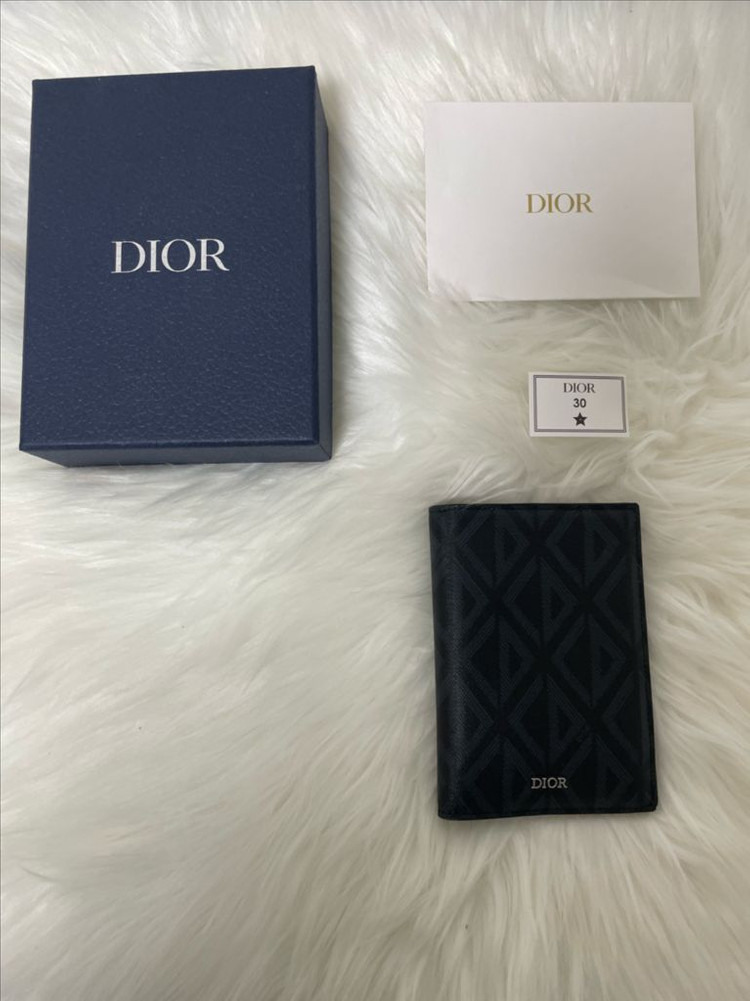 [새상품급/정품] 디올 다이아몬드 여권지갑 이미지