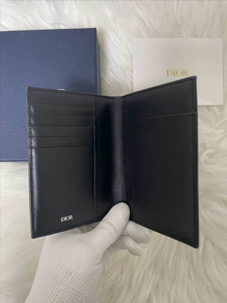 [새상품급/정품] 디올 다이아몬드 여권지갑 이미지