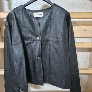 여성 라운드 가죽자켓