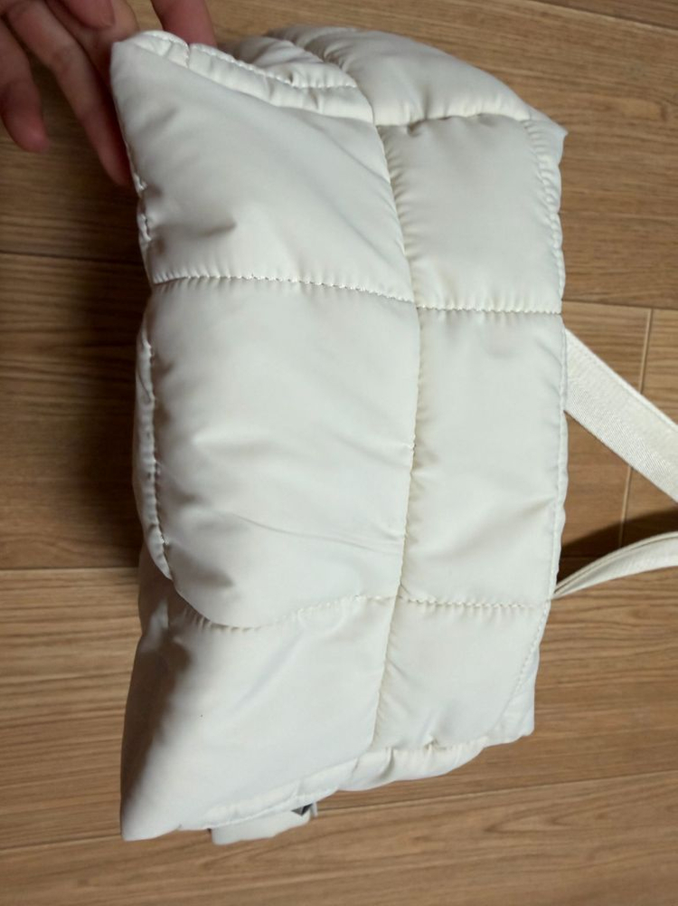 캉골패딩가방 (푸퍼메신저백) 이미지