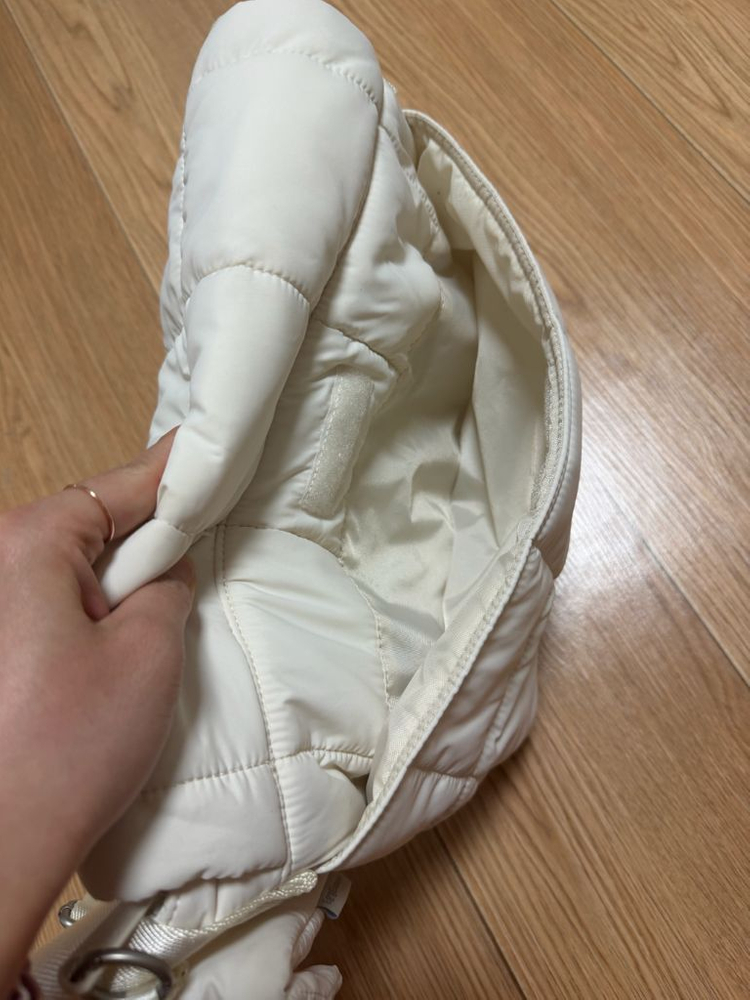 캉골패딩가방 (푸퍼메신저백) 이미지