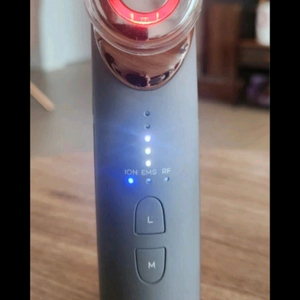 반코르 라리힐 피부 관리기 ION EMS RF