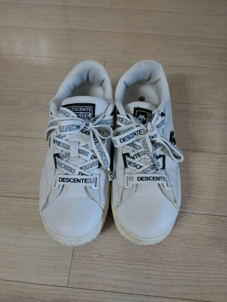 데상트 흰색 운동화 /245 이미지