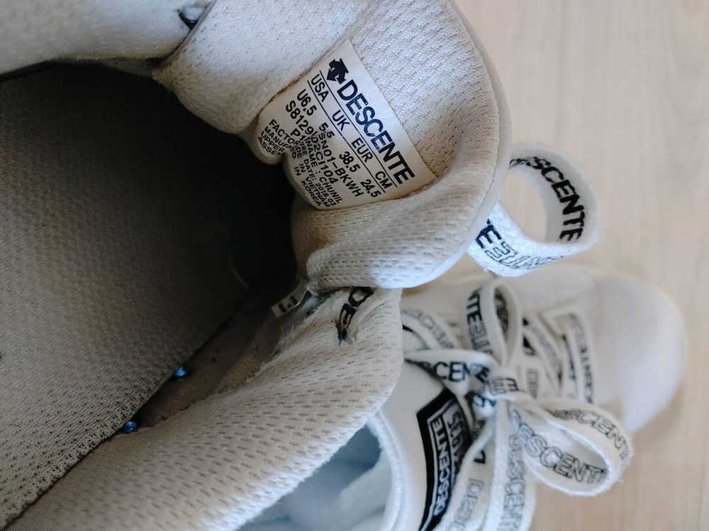 데상트 흰색 운동화 /245 이미지