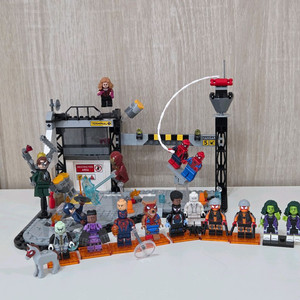 레고 마블 피규어와 건물 판매합니다