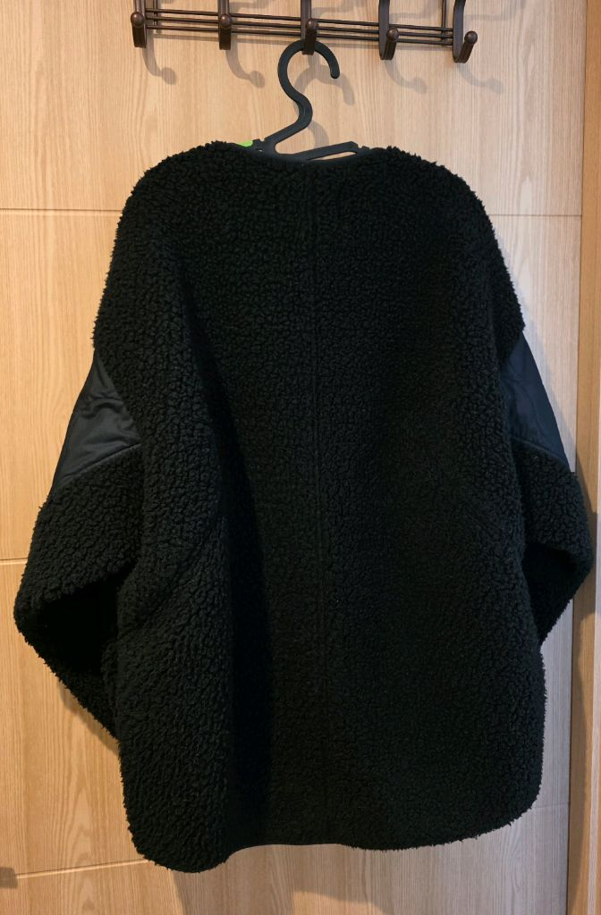 리틀블랙 뽀글이쟈켓--3