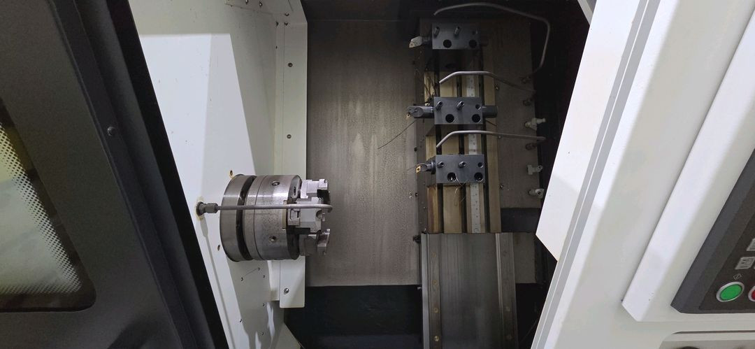 현대 WIA KIT 4500 CNC 선반 이미지