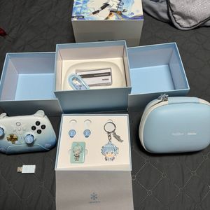 8BitDo Ultimate 2.4G 무선컨트롤러 - 총윤에디션