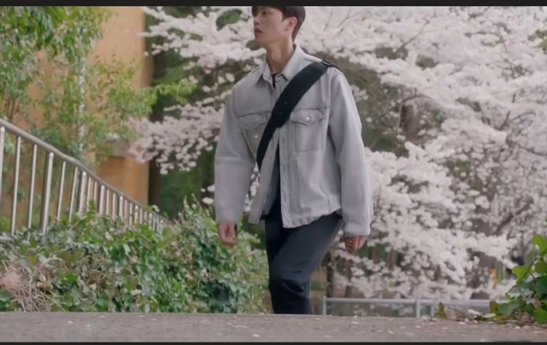 솔리드옴므 그레이 페이디드 데님 자켓 (송강 청자켓) 이미지