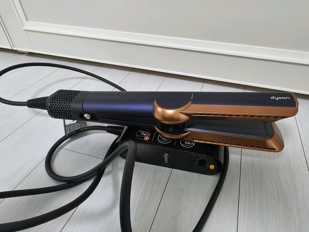 다이슨 에어스트레이트 블루코퍼 드라이 고데기 거의새것--2