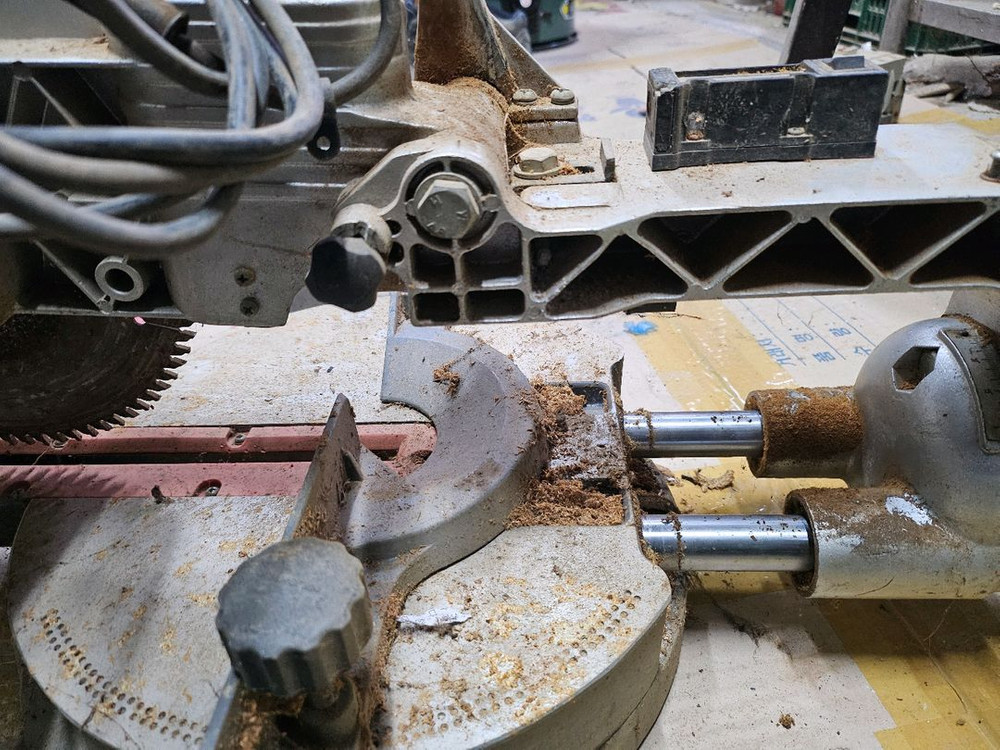 10인치 TUV 슬라이딩 각도 절단기(미국) 이미지