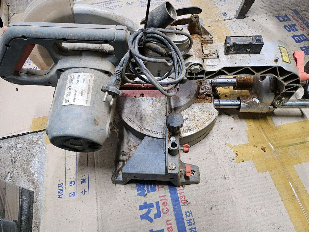 10인치 TUV 슬라이딩 각도 절단기(미국) 이미지