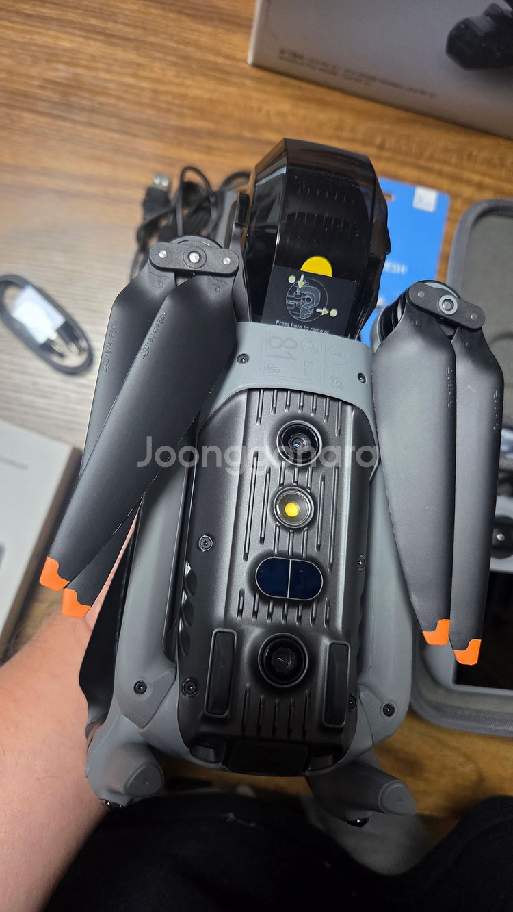 가격내림) DJI 매빅에어3S 플라이모어 콤보 개봉후 사용하지않는 새상품 과 2년 케어리프래쉬 판매합니다--5