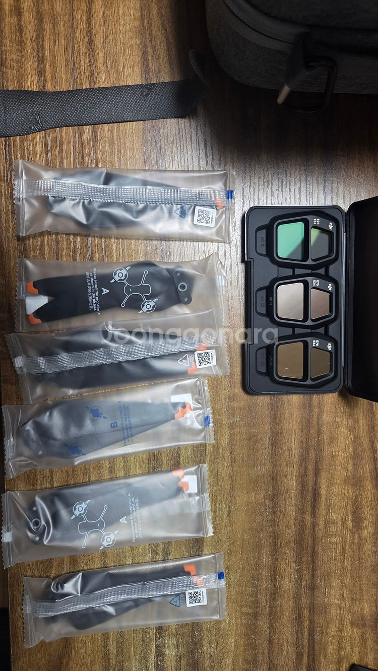 가격내림) DJI 매빅에어3S 플라이모어 콤보 개봉후 사용하지않는 새상품 과 2년 케어리프래쉬 판매합니다--9