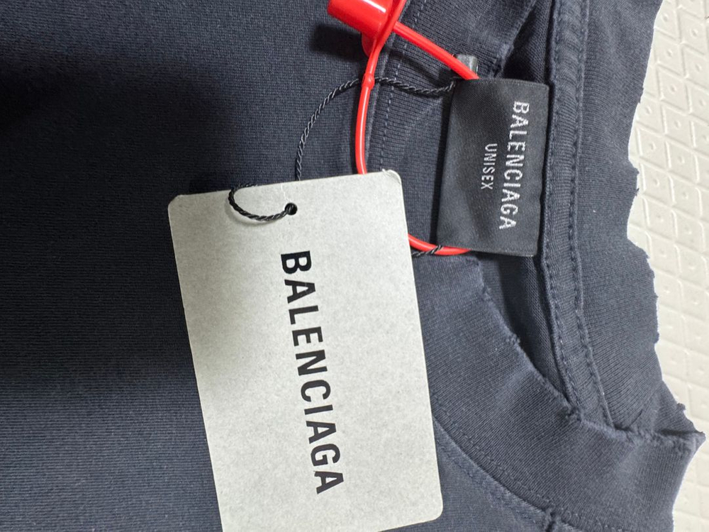 [발렌;시아가] 새상품 / 반팔 / 약 100~105 사이즈--2