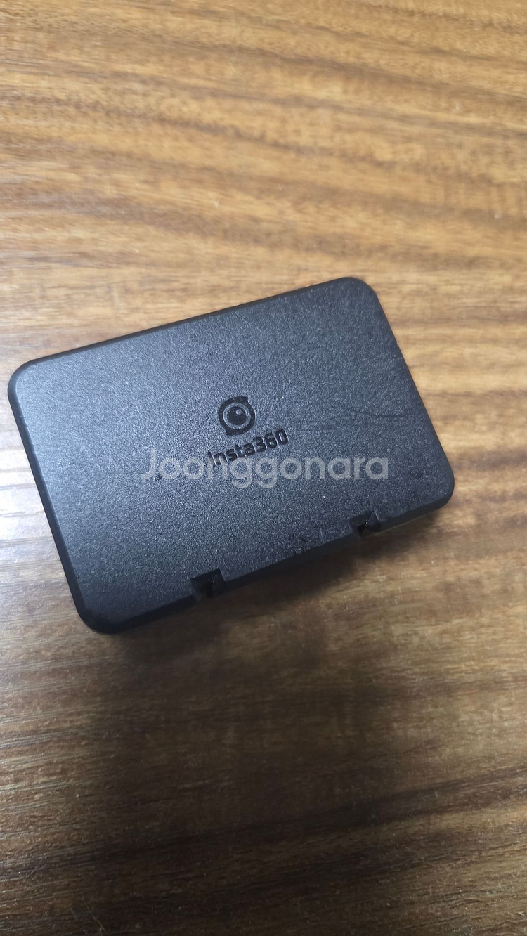 인스타360 X4정품 배터리 팝니다--2